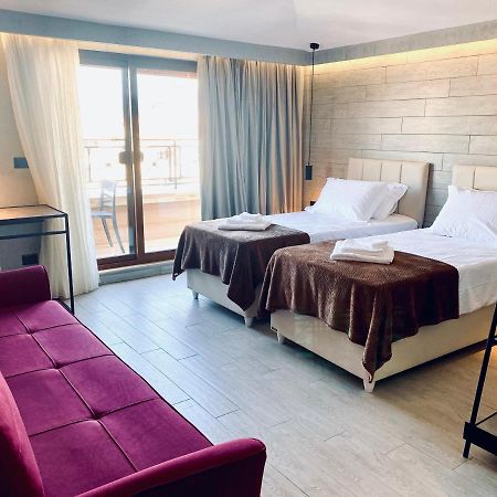 Deluxe Rooms In Blloku Area تيرانا المظهر الخارجي الصورة