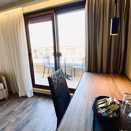 Deluxe Rooms In Blloku Area تيرانا المظهر الخارجي الصورة