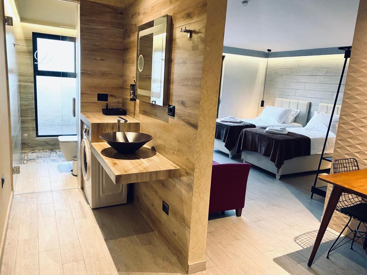 Deluxe Rooms In Blloku Area تيرانا المظهر الخارجي الصورة