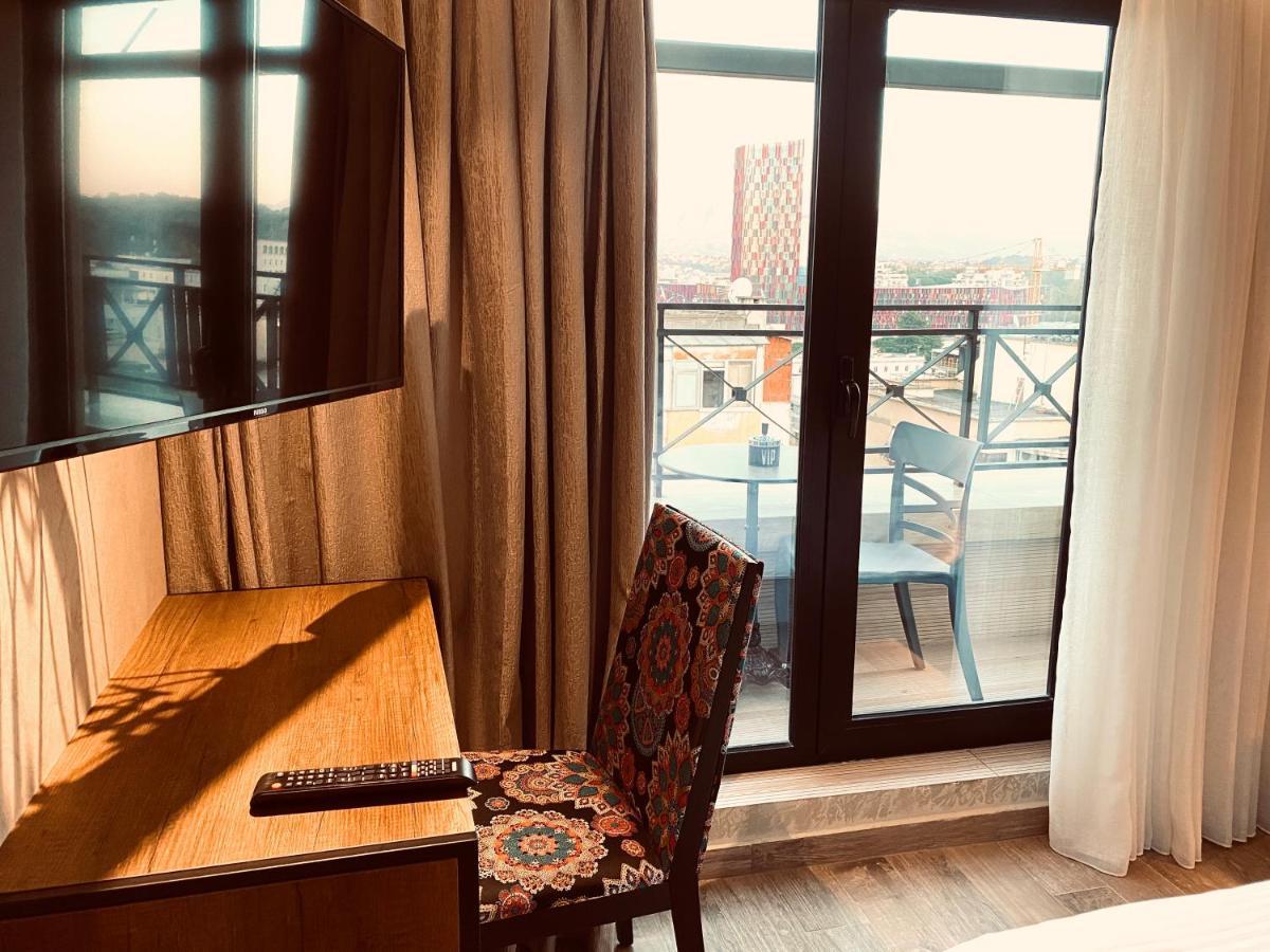 Deluxe Rooms In Blloku Area تيرانا المظهر الخارجي الصورة
