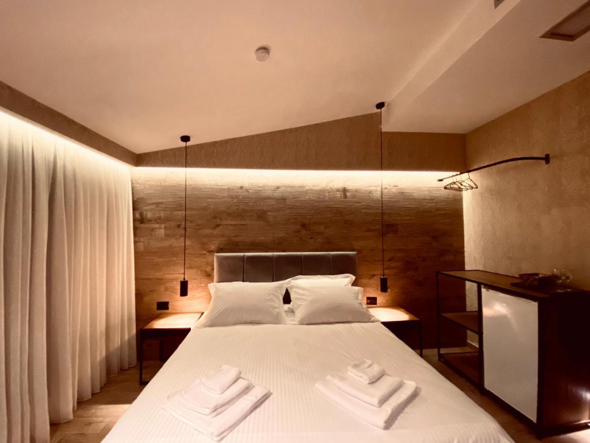 Deluxe Rooms In Blloku Area تيرانا المظهر الخارجي الصورة