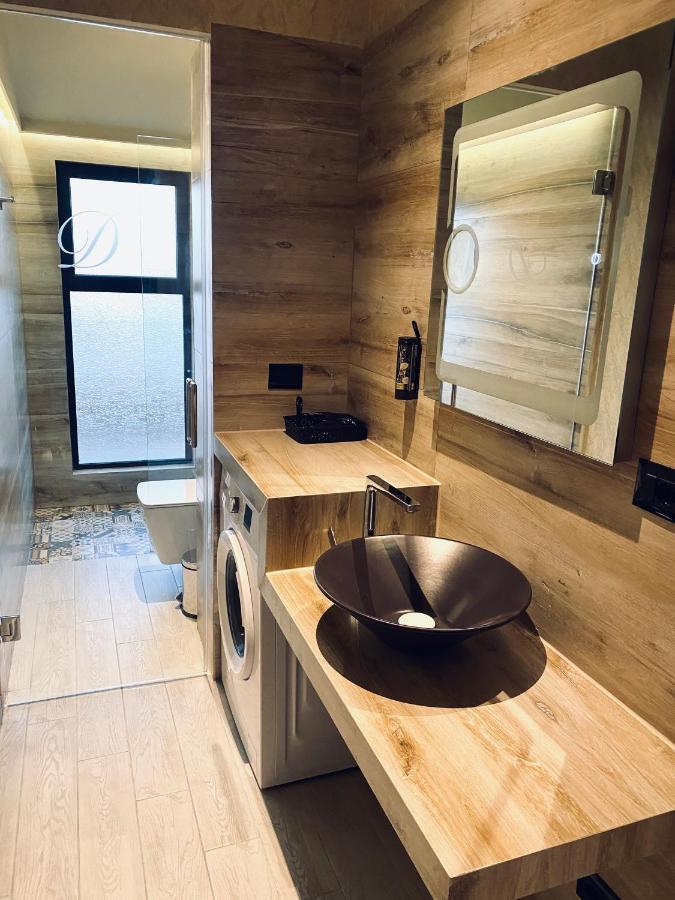 Deluxe Rooms In Blloku Area تيرانا المظهر الخارجي الصورة