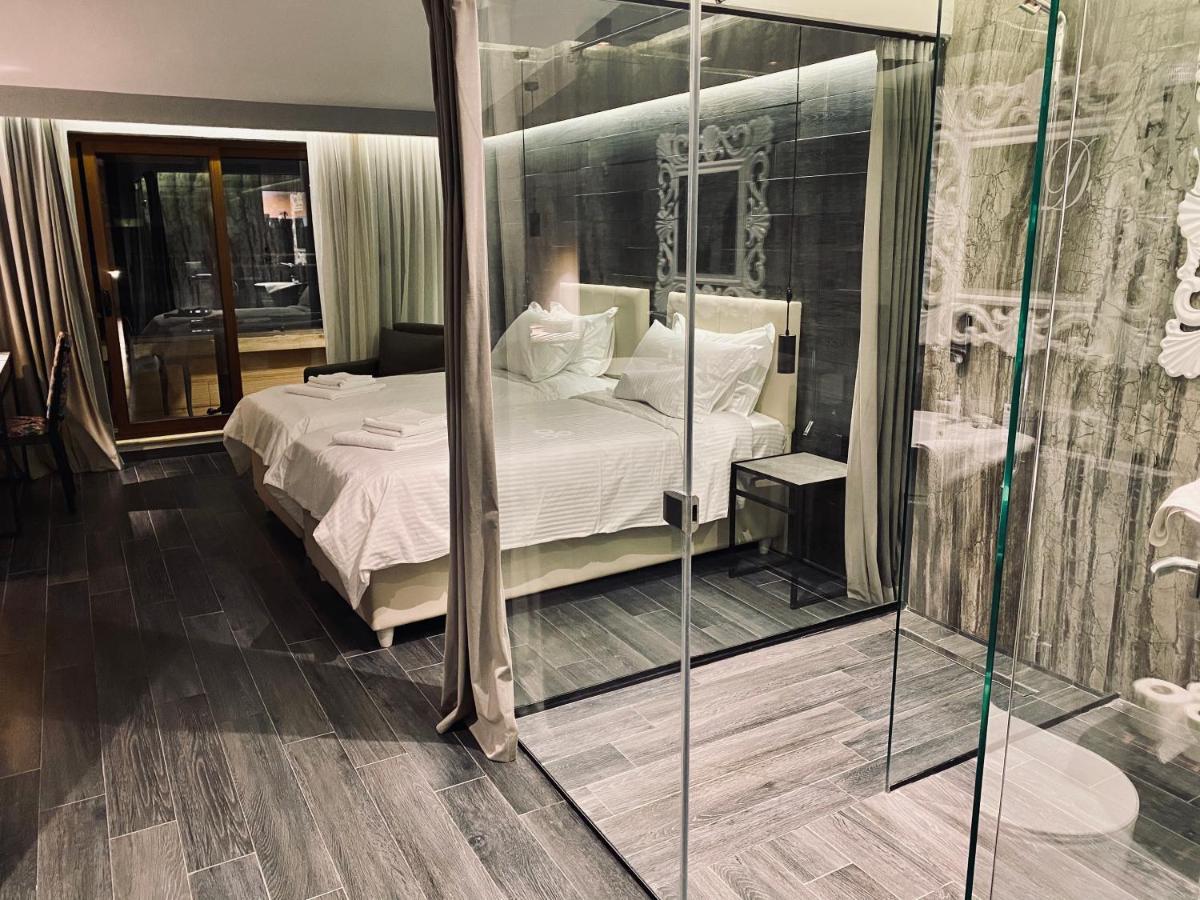 Deluxe Rooms In Blloku Area تيرانا المظهر الخارجي الصورة