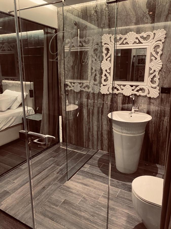 Deluxe Rooms In Blloku Area تيرانا المظهر الخارجي الصورة